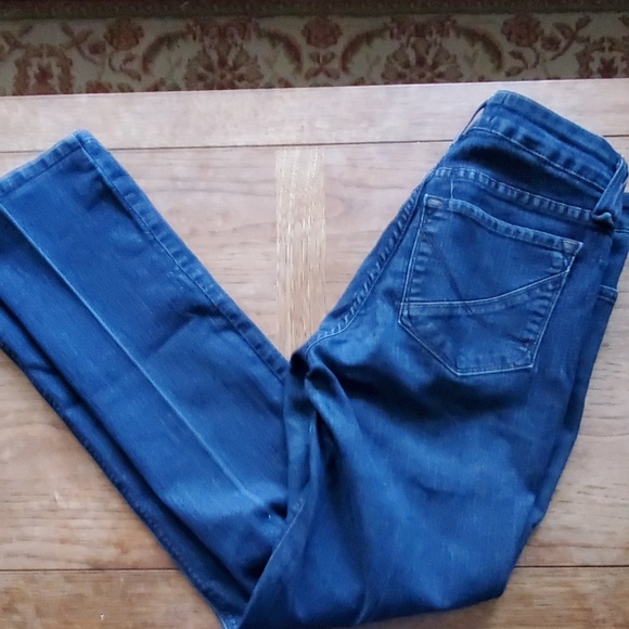 NYDJ Denim - NYDJ Lift Tuck Technology Blue Jeans - 6 NYDJ Denim - NYDJ Lift Tuck Technology Blue Jeans - 6